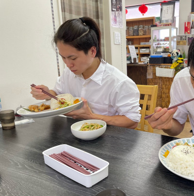 昼食の様子