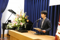 式辞を述べる校長先生