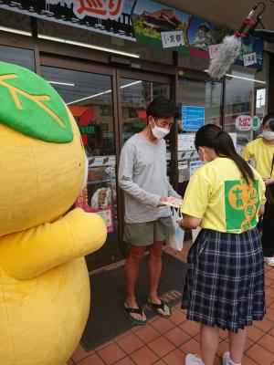 ティッシュとちらしを受け取ってもらいました。 ティッシュとちらしを受け取ってもらいました。