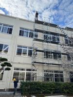 高い足場の上で作業している風景 高い足場の上で作業している風景