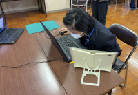 文書作成を受験する女子生徒